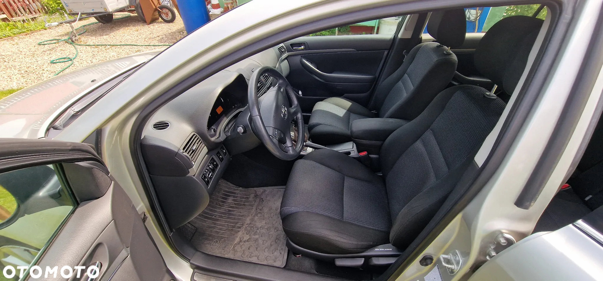 Toyota Avensis 2.0 D-4D Sol - 14