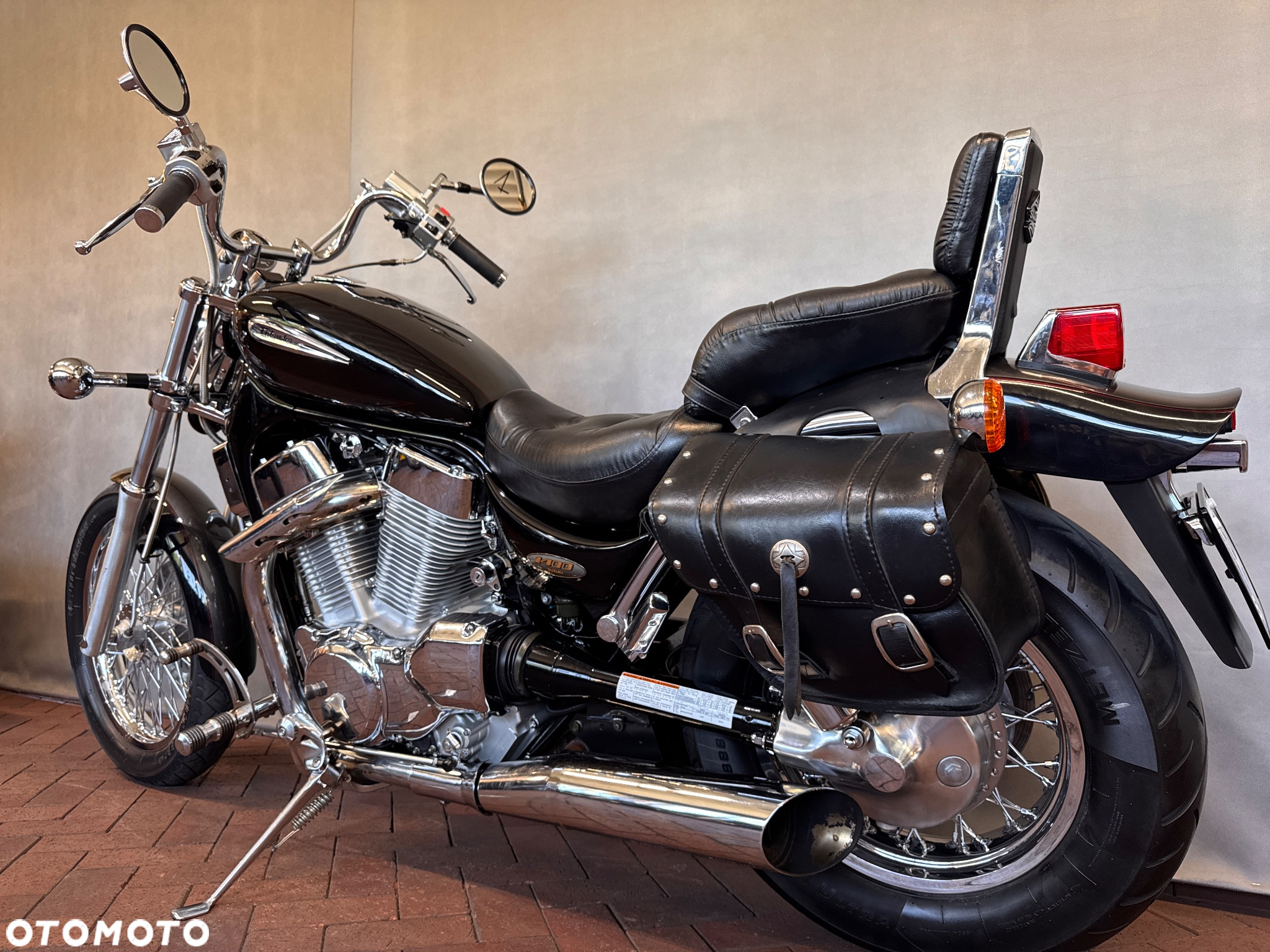 Suzuki Intruder - 5