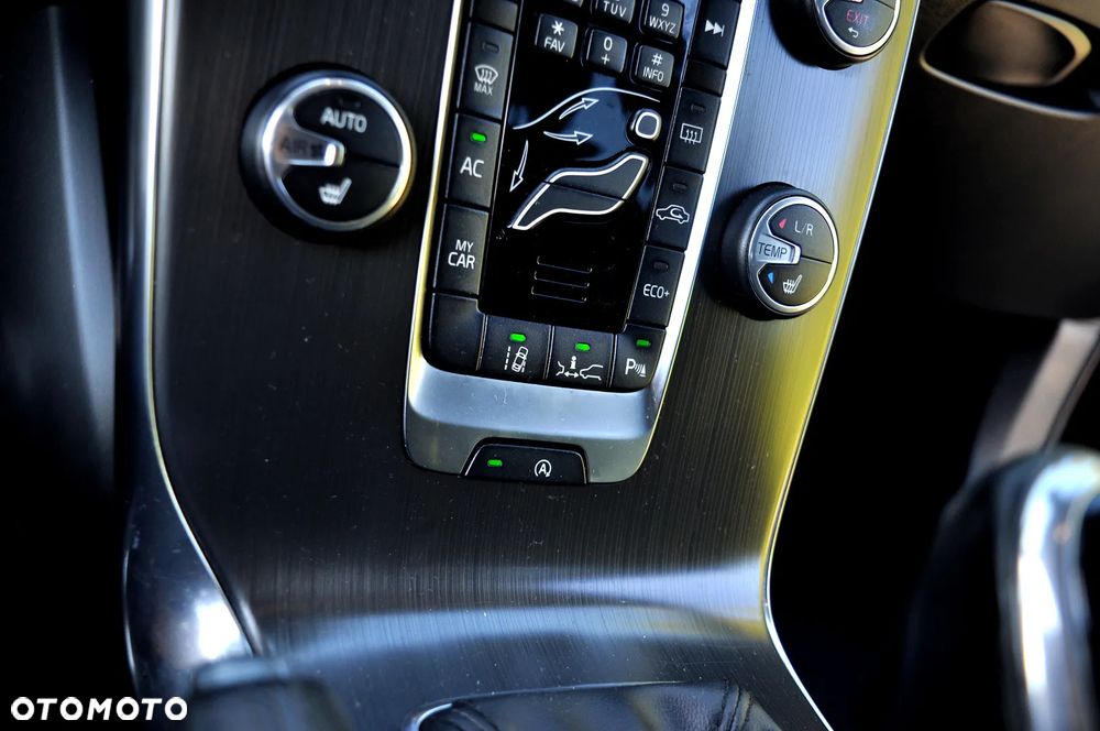 Volvo V40 D4 Geartronic You - 30
