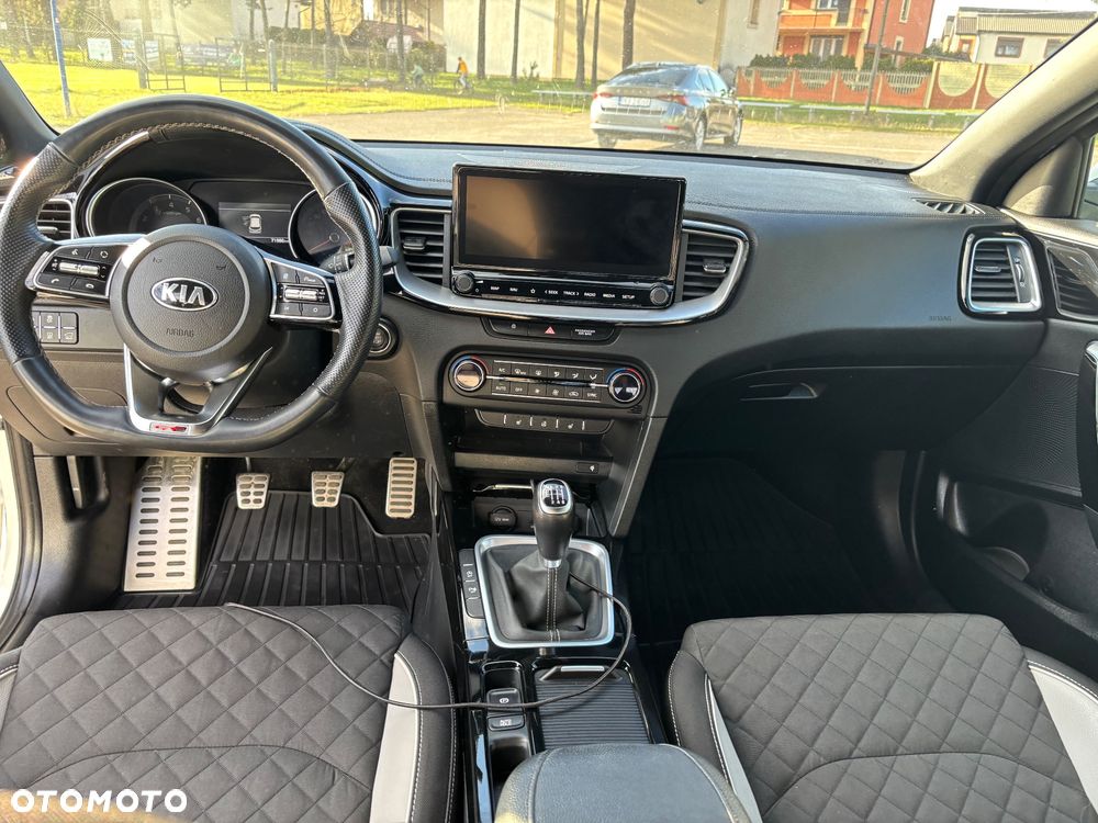Kia ProCeed 1.5 T-GDI GT Line - 25