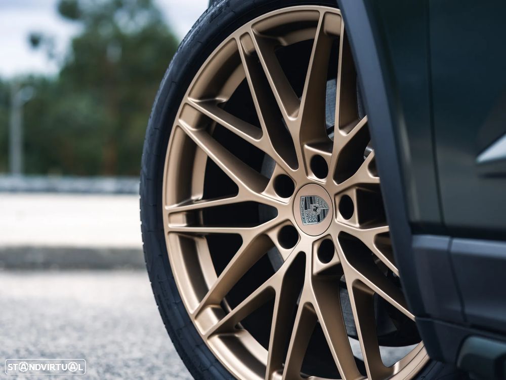 Porsche Macan Electric Turbo - 34