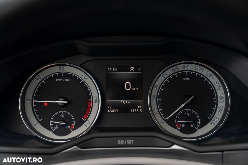 SKODA Superb 2021 — imagine 19