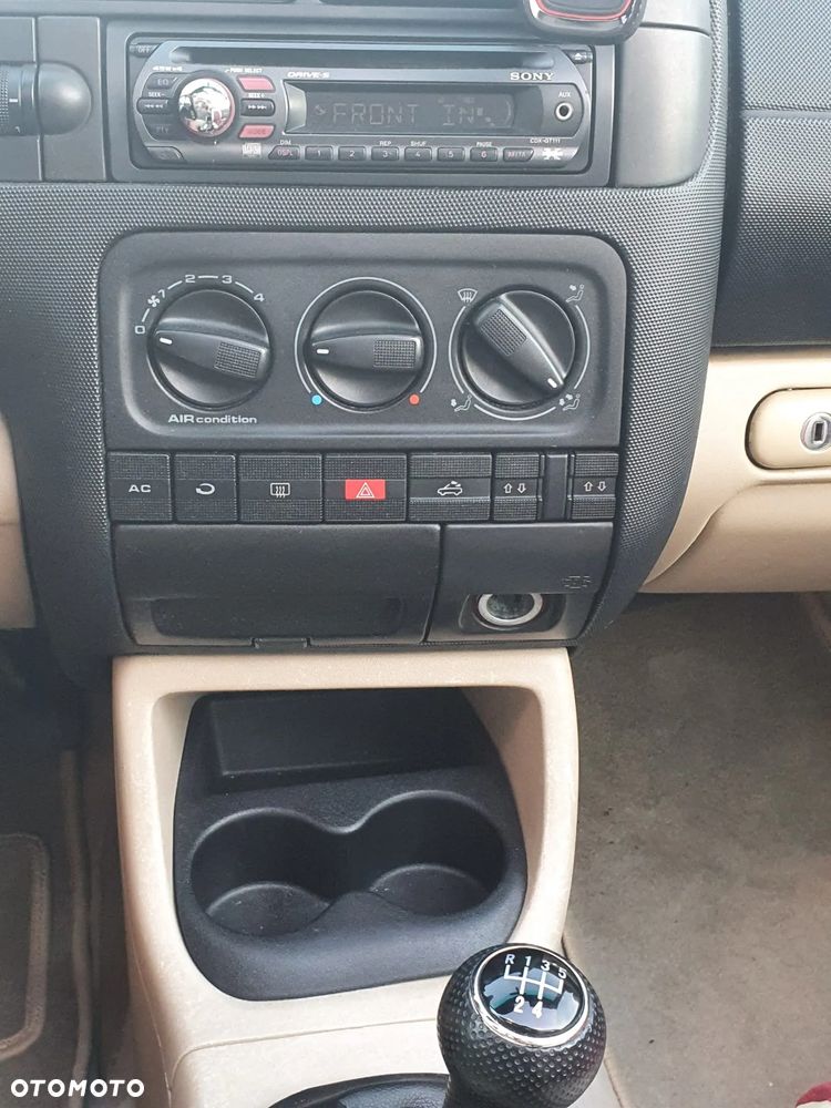 Volkswagen Golf 1.6 - 20
