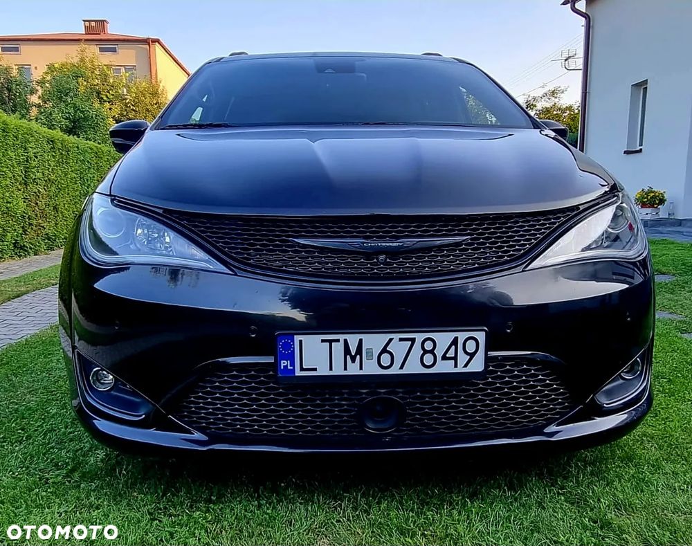 Chrysler Pacifica - 3