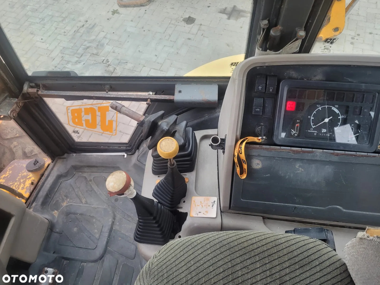 JCB 4CX - 7