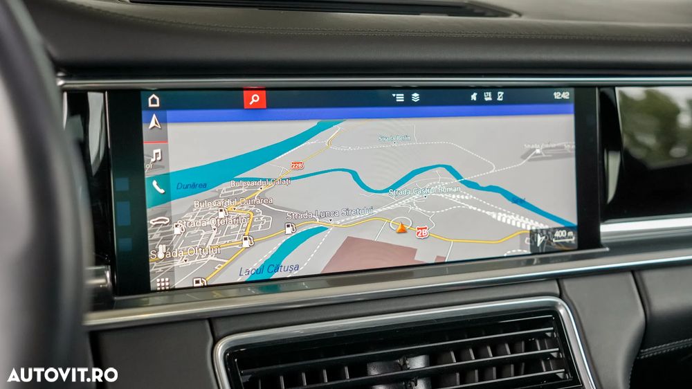 Porsche Panamera 4 E-Hybrid - 11