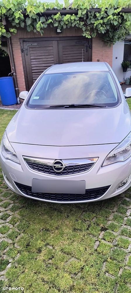 Opel Astra 1.6 Turbo - 1