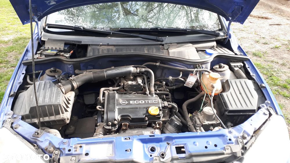 Opel Corsa 1.0 12V Cosmo - 12