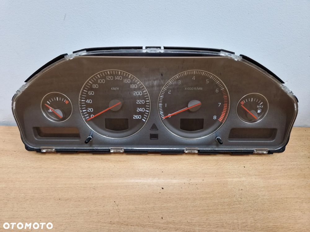 LICZNIK ZEGARY VOLVO V70II S60I XC70I S80I BENZYNA 8673259 - 2