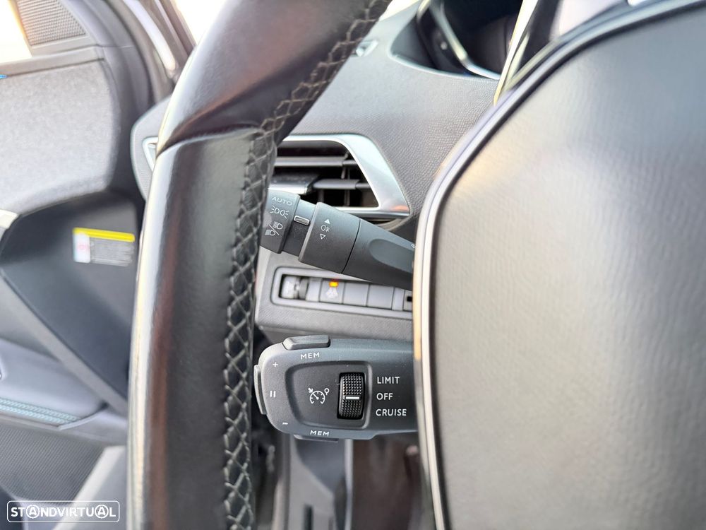 Peugeot 3008 1.5 BlueHDi Allure - 22