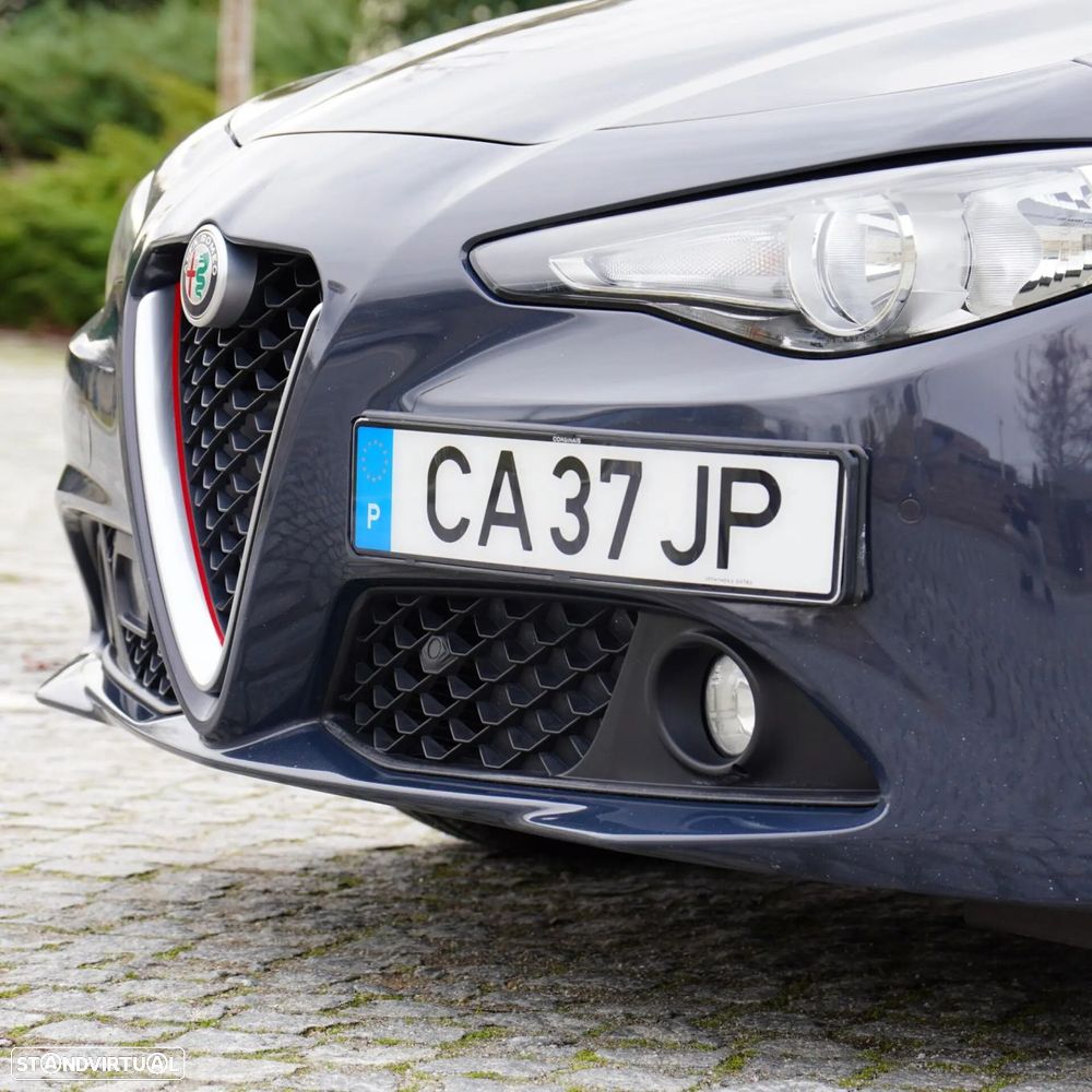 Alfa Romeo Giulia 2.2 D AT8 - 38