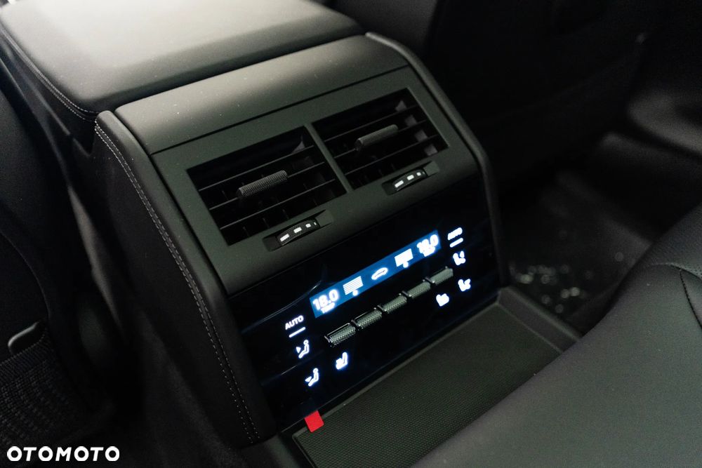 Porsche Panamera 4 - 30
