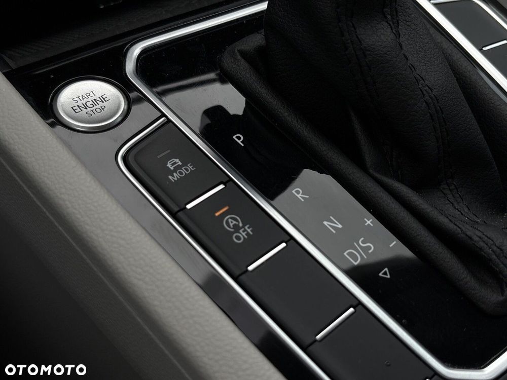 Volkswagen Passat 2.0 TDI Elegance DSG - 36