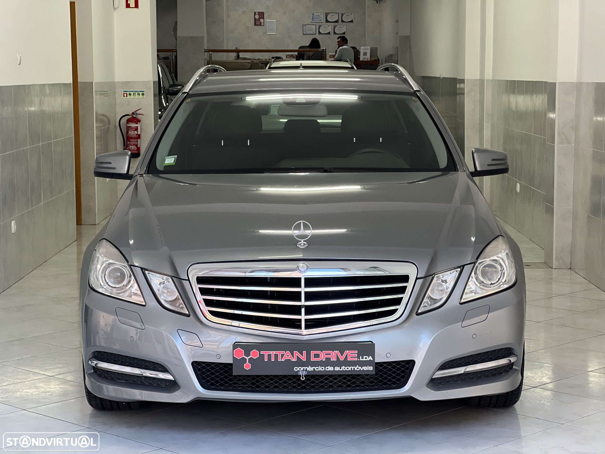 Mercedes-Benz E 250 CDi Avantgarde BlueEfficiency - 2