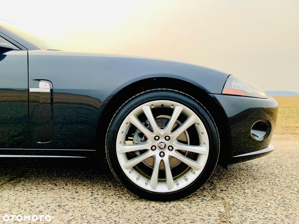 Jaguar XK - 12