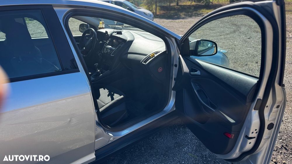 Ford Focus 1.6 TDCI DPF Trend - 8