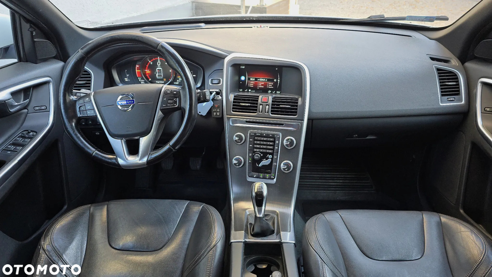 Volvo XC 60 D4 Momentum Pro - 20