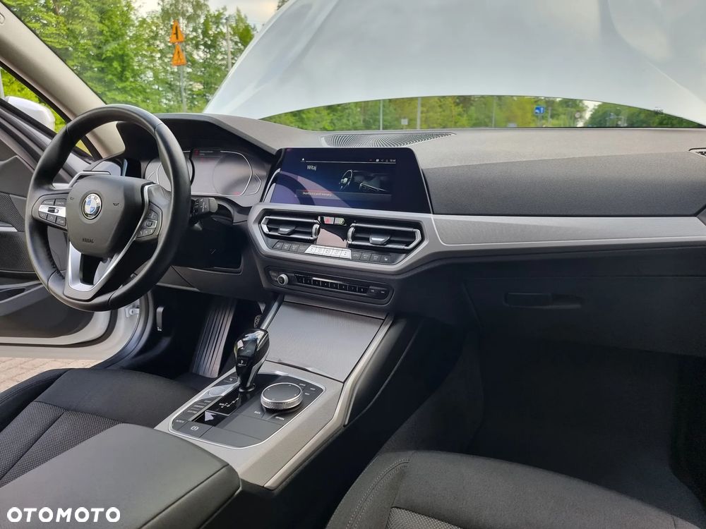 BMW Seria 3 320d Edition Luxury Line Purity - 19