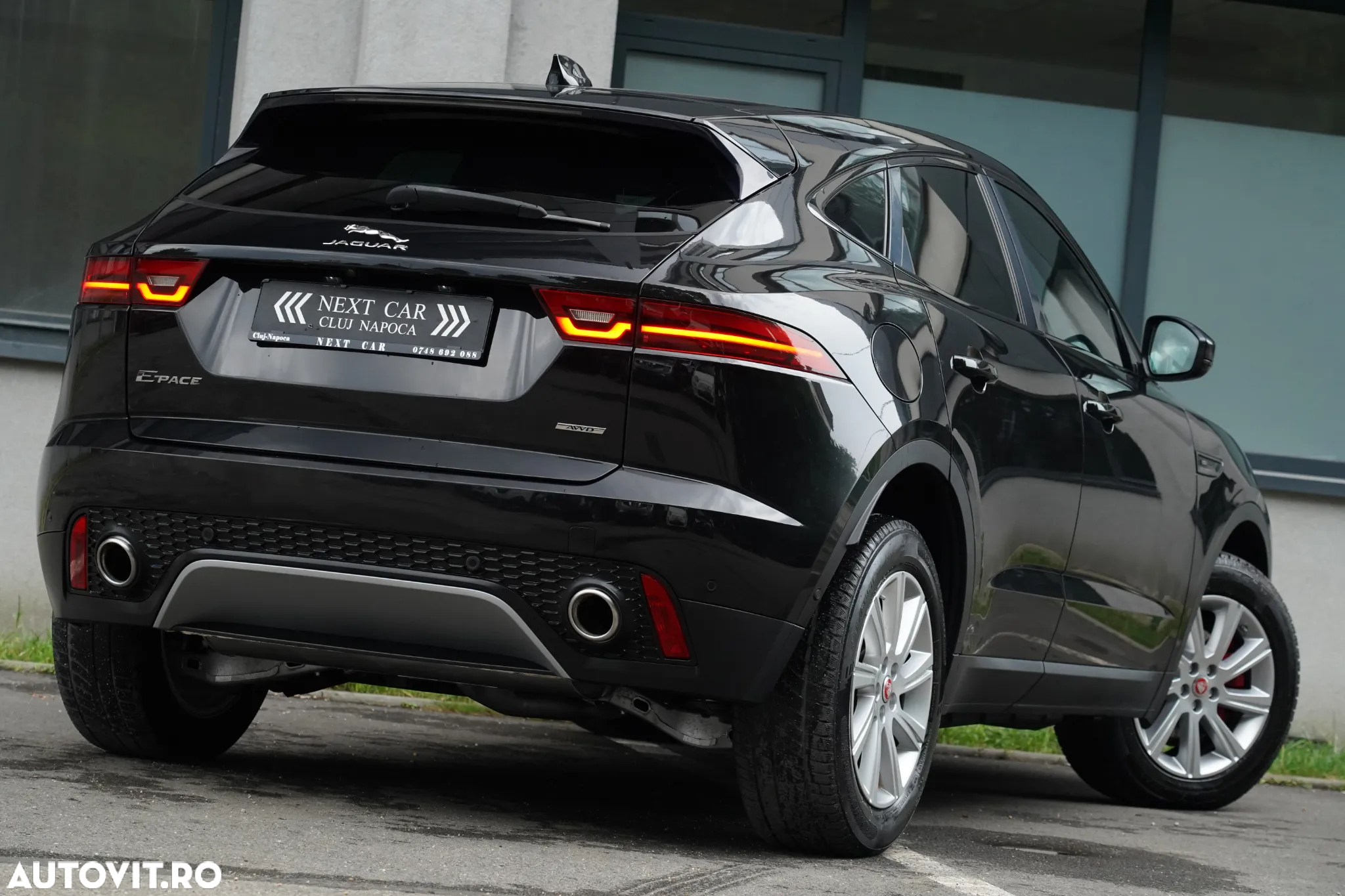 Jaguar E-Pace D180 AWD R-Dynamic S - 4
