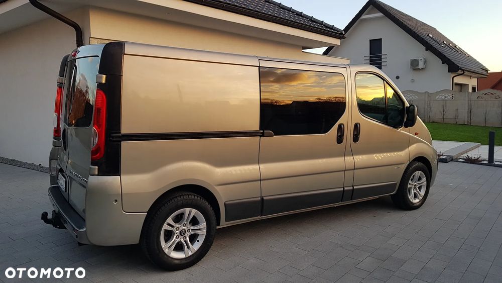 Opel Vivaro ver-2-0-tdci-titanium - 12