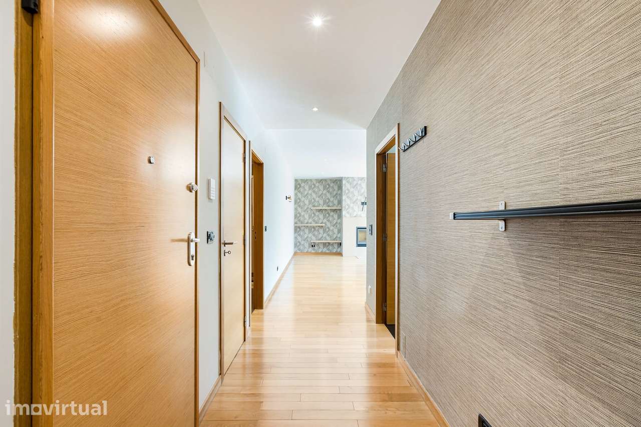 Penthouse T2 Colinas do Cruzeiro | Varanda | Terraço | Garagem Box - Grande imagem: 4/26