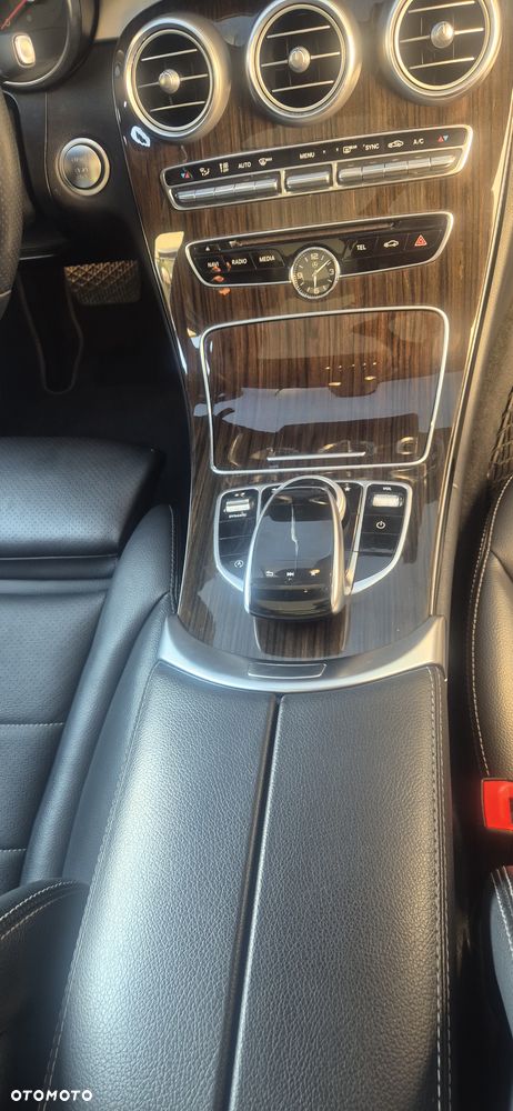 Mercedes-Benz Klasa C 300 7G-TRONIC - 23