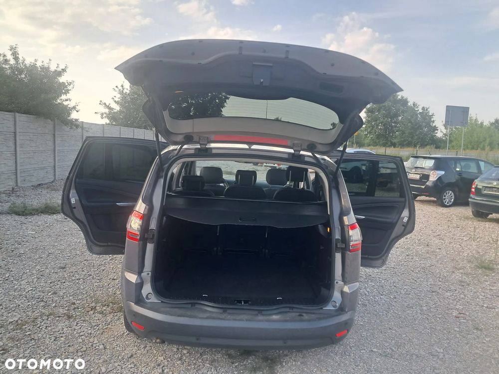 Ford S-Max - 8