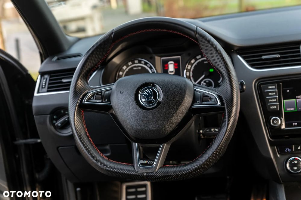 Skoda Octavia 2.0 TDI DSG RS - 23