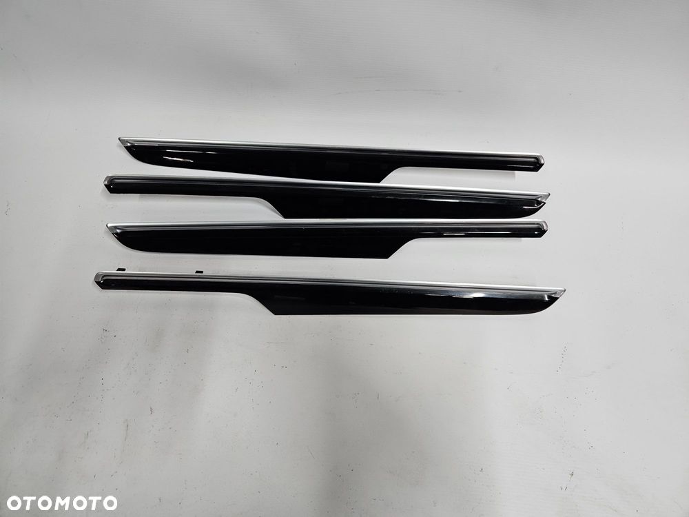 Porsche macan listwy ozdobne wnętrza dekory piano black czarne drzwi - 1