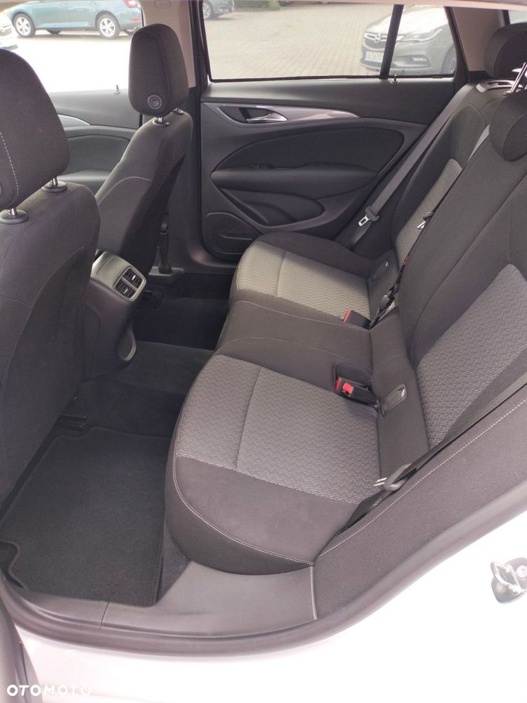 Opel Insignia - 8