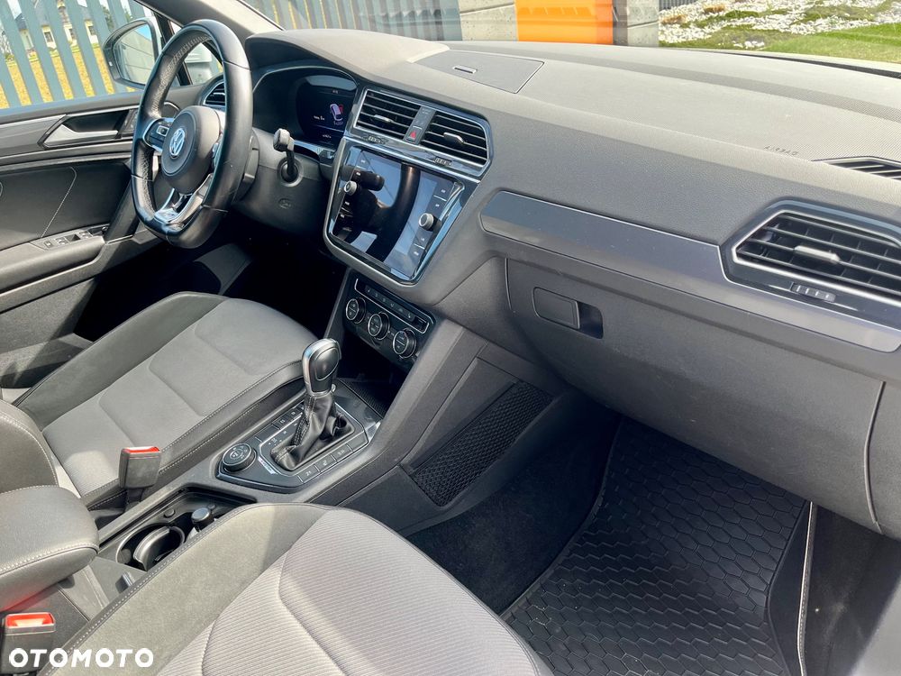 Volkswagen Tiguan - 12