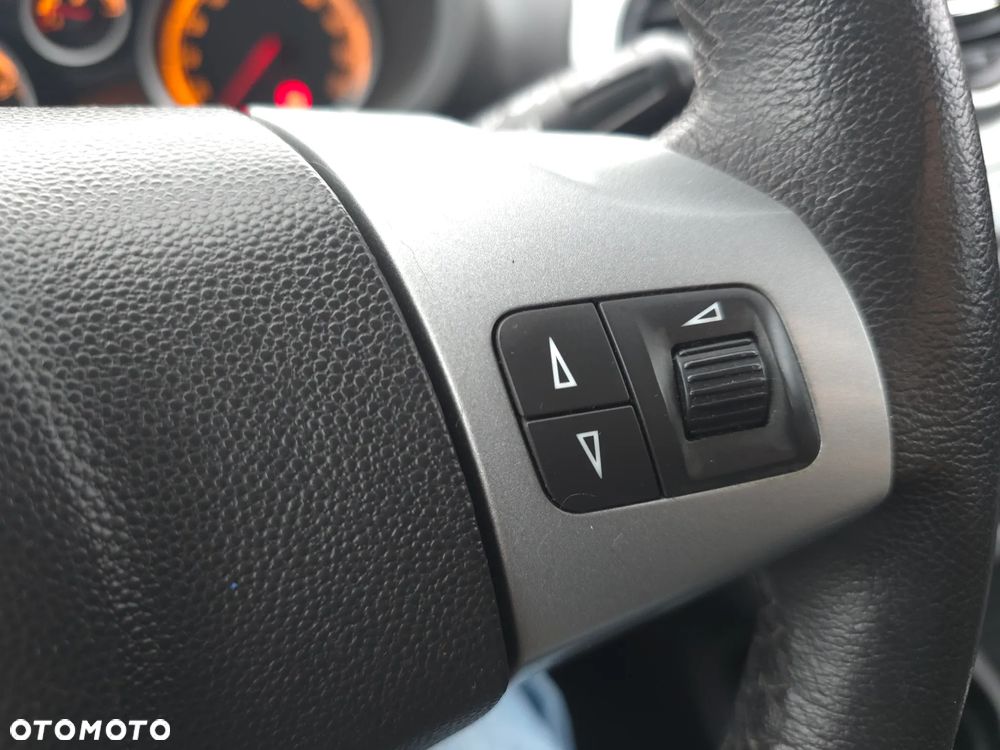 Opel Corsa 1.2 16V Enjoy - 25