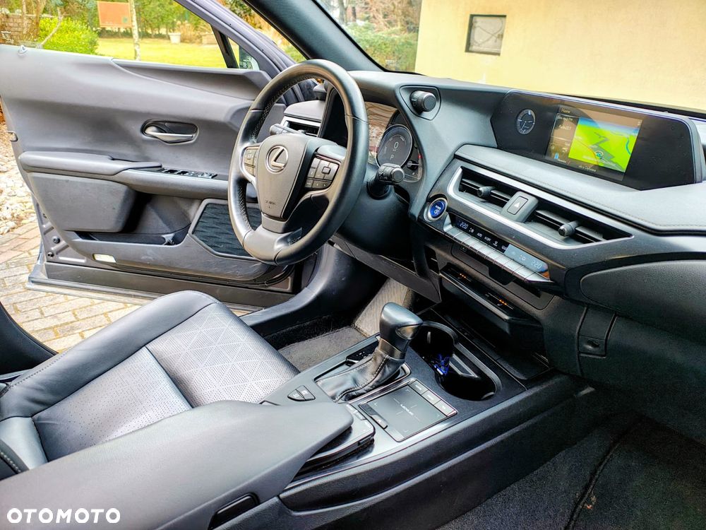 Lexus UX 250h Prestige 2WD - 8