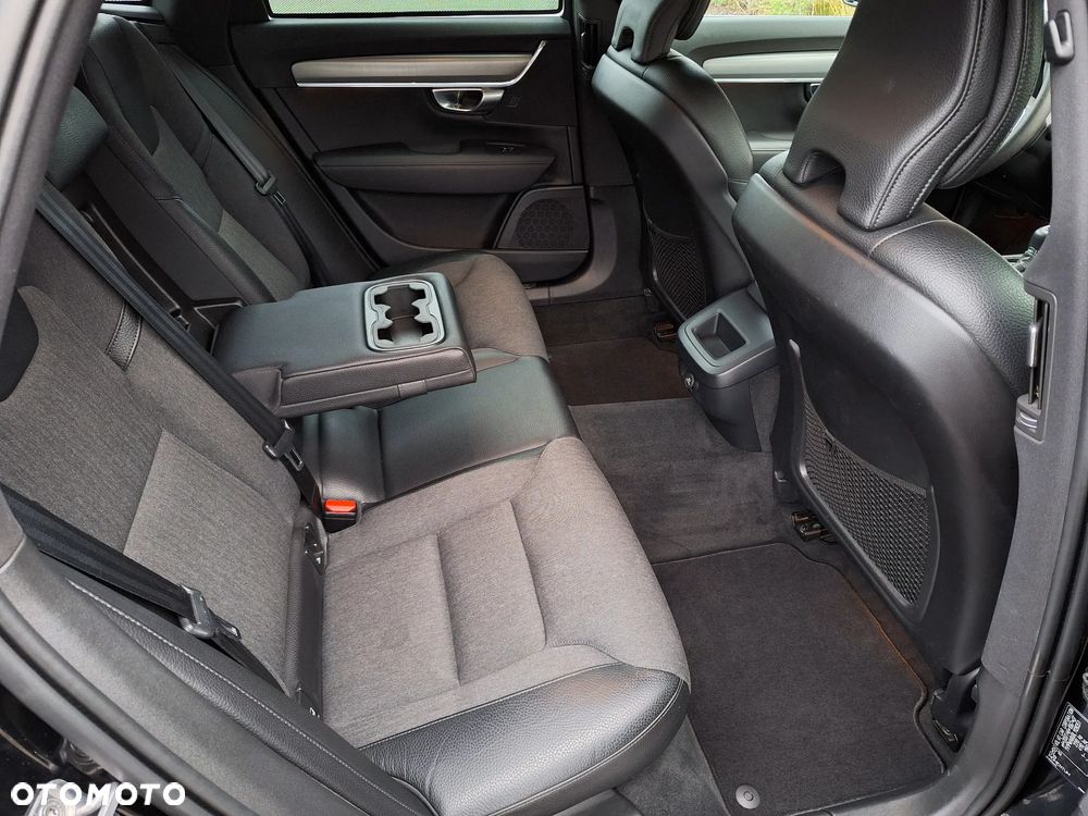 Volvo V90 D4 Momentum Pro - 24