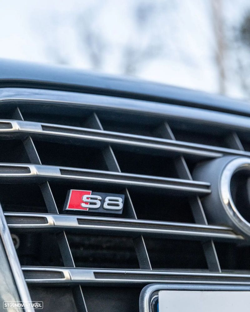 Audi S8 - 6