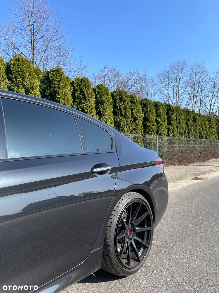 BMW Seria 5 530i GPF xDrive M Sport sport - 32