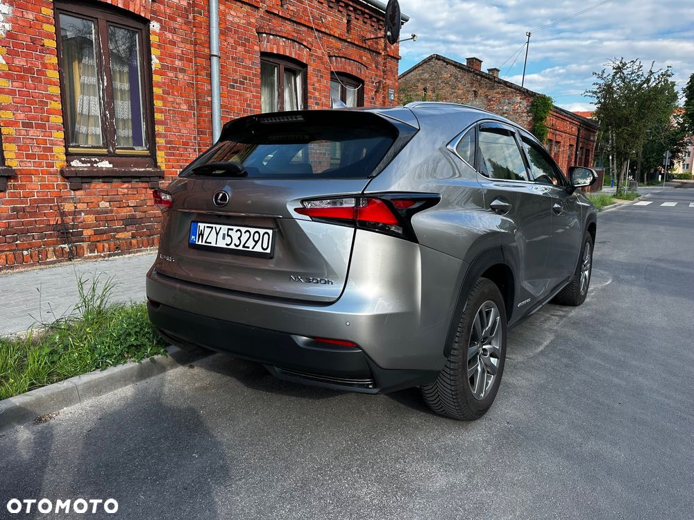 Lexus NX 300h E-FOUR Luxury Line - 6