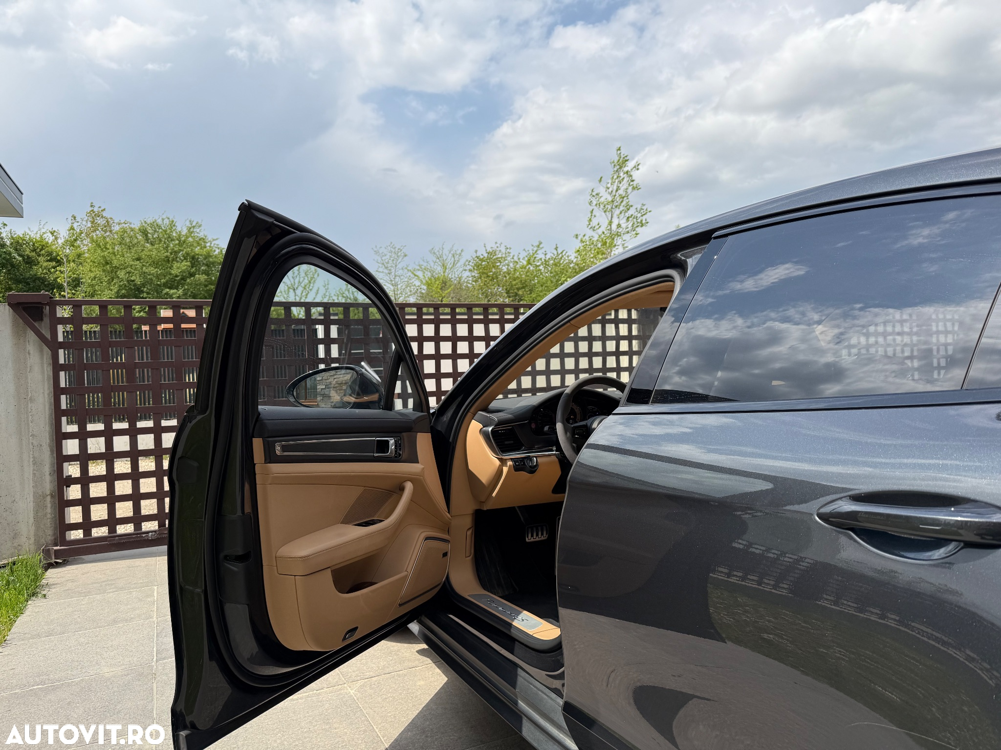 Porsche Panamera 4S Executive - 13