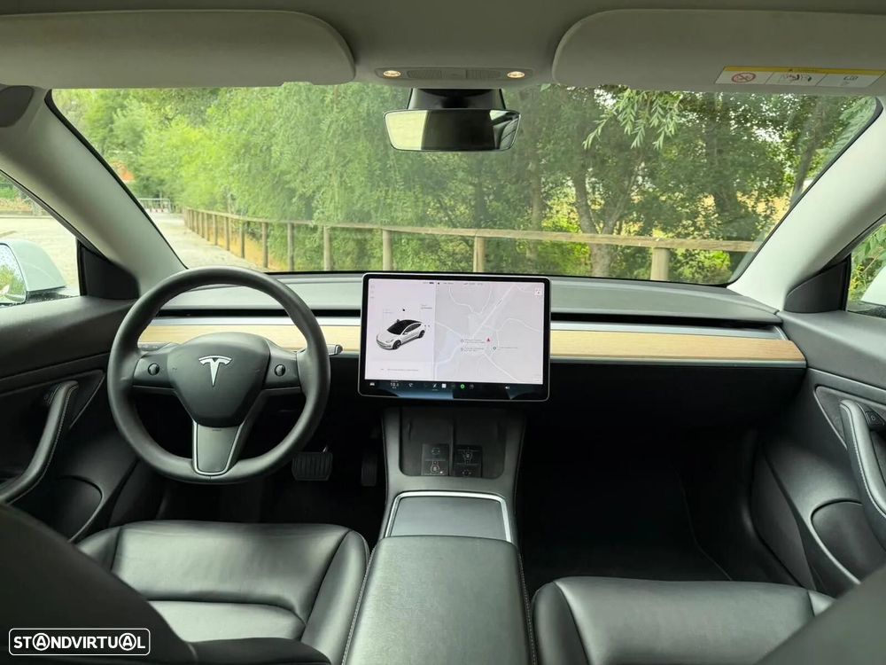 Tesla Model 3 Standard Range Plus RWD — fotografia 16