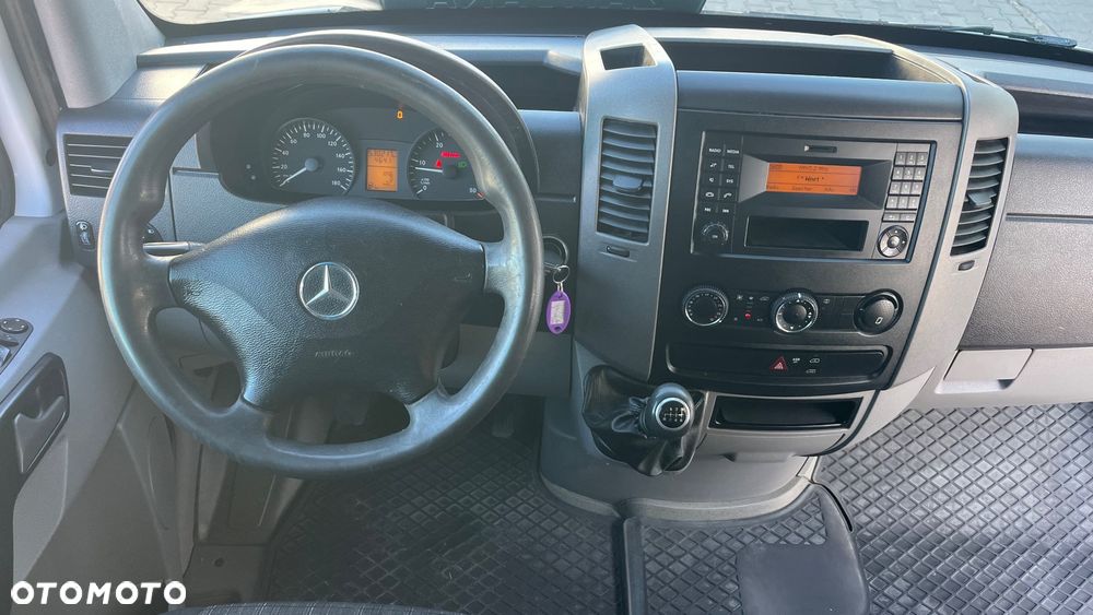 Mercedes-Benz Sprinter - 26