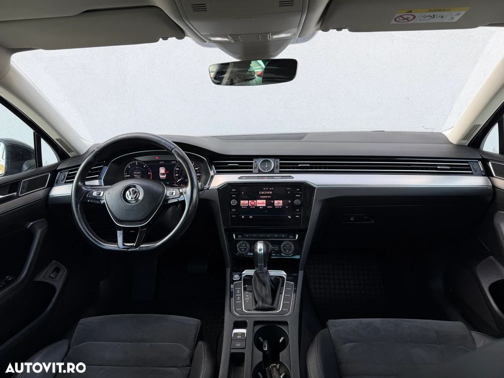 Volkswagen Passat 2.0 TDI DSG 4Motion Highline - 25
