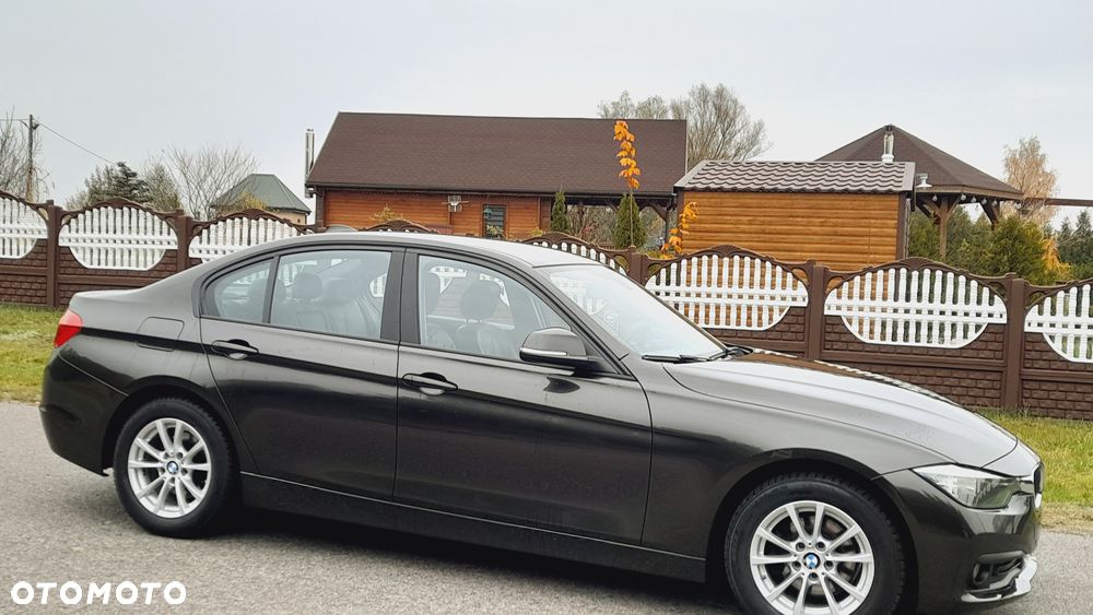 BMW Seria 3 318d - 14