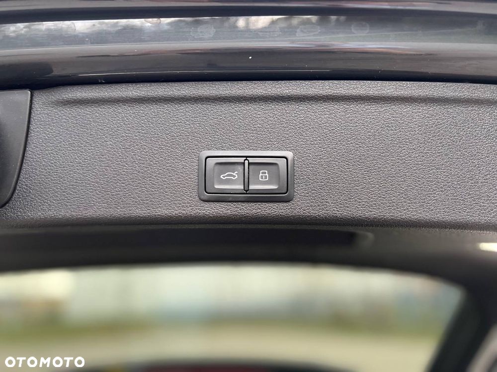 Audi A4 Avant 2.0 TDI S tronic design - 14