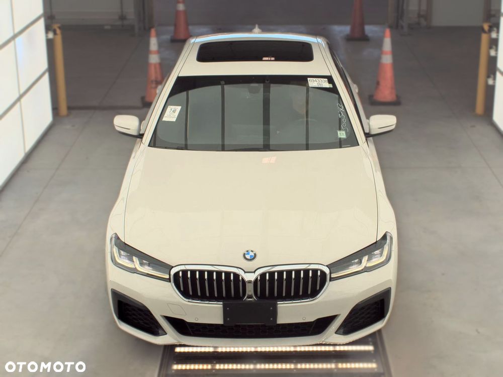 BMW Seria 5 530i xDrive mHEV M Sport sport - 3