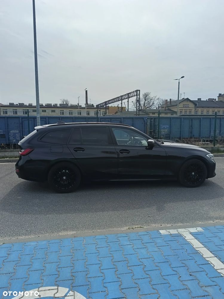 BMW Seria 3 318d mHEV - 9