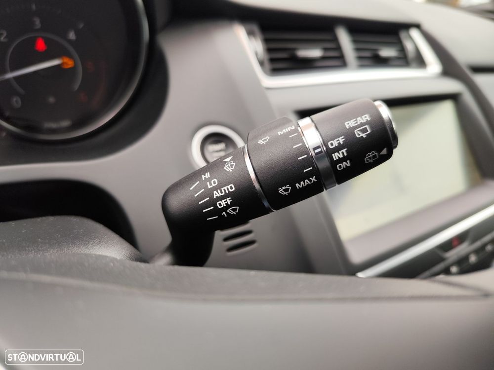 Jaguar E-Pace 2.0 i4D R-Dynamic - 27