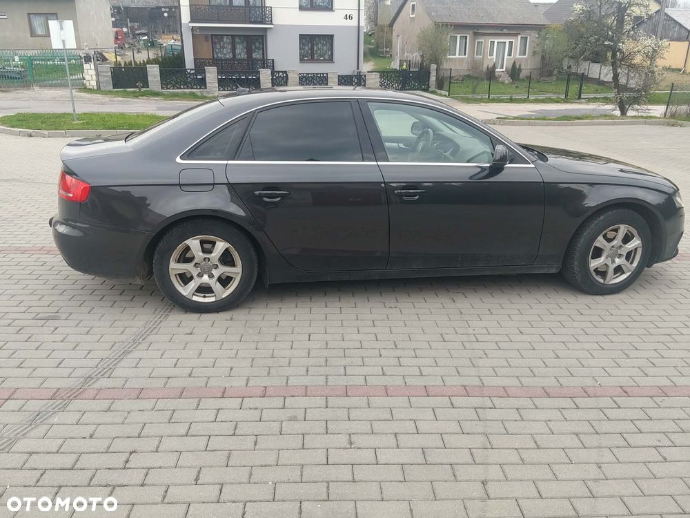 Audi A4 Limousine - 1