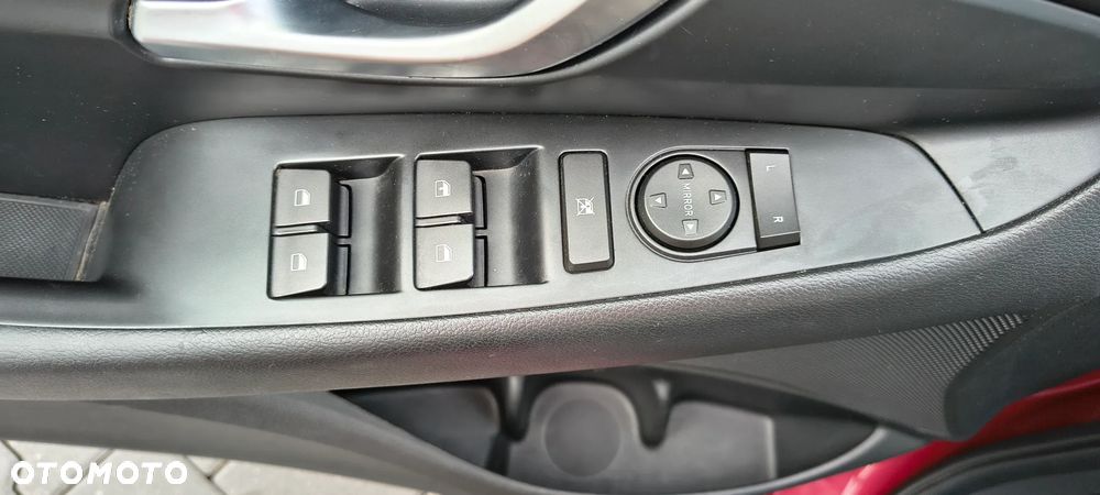 Hyundai i30 1.5 DPI Classic + - 21