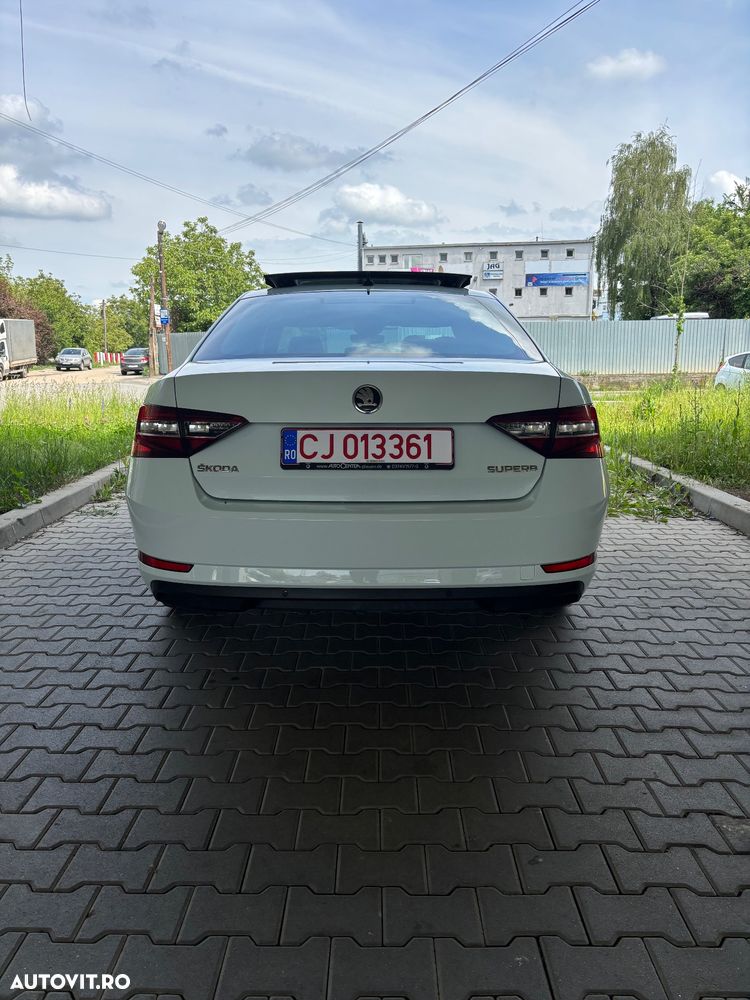 Skoda Superb 2.0 TDI DSG Sportline - 3