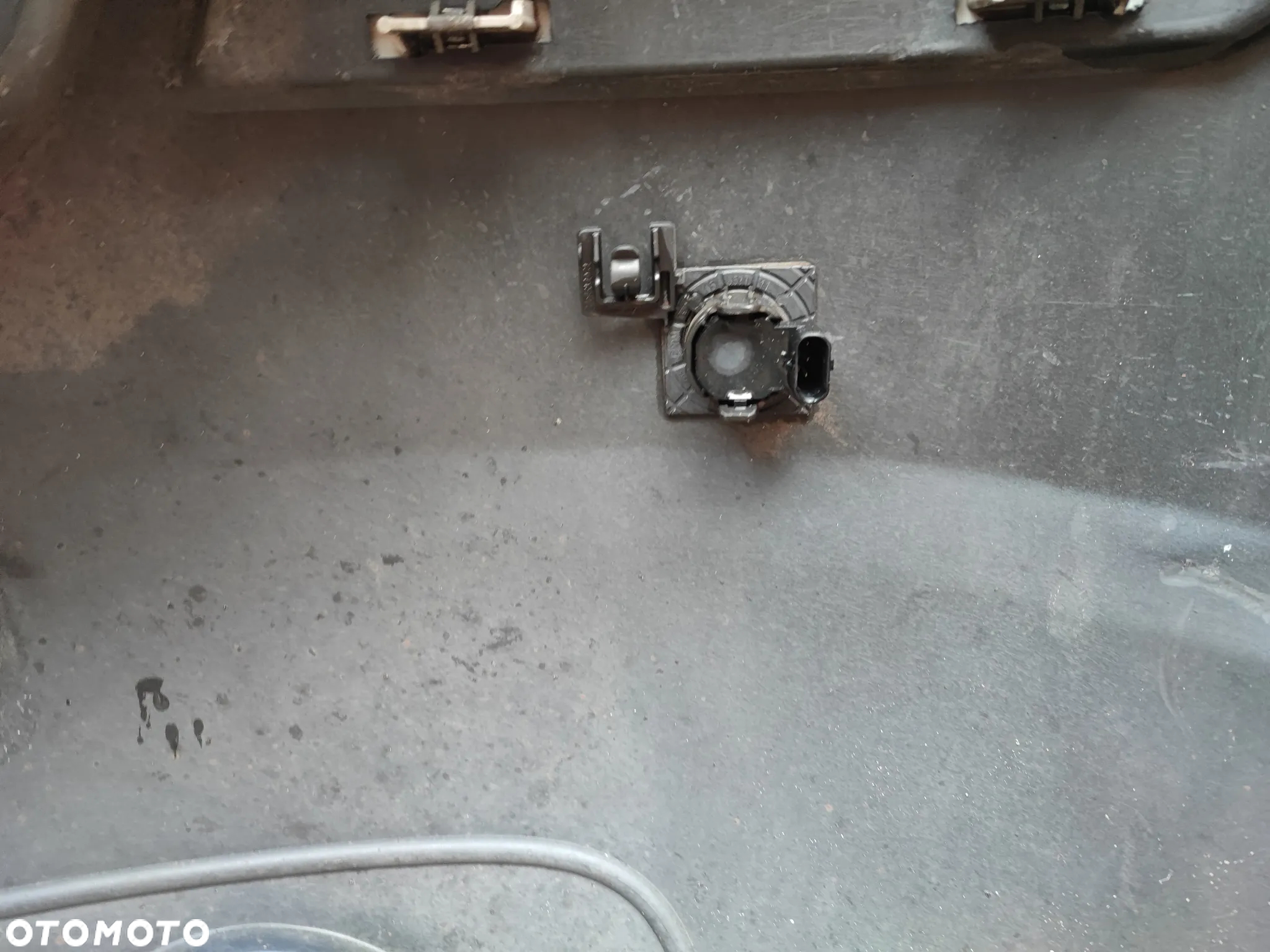 BMW F11 / F11N ORYGINALNY ZDERZAK TYŁ POD: PDC ( CZUJNIKI PARKOWANIA ORAZ WYDECH 535D ) O NR. 7 254 919 / 7 237 303 OEM W KOLORZE TIEFSEEBLAU METALLIC A76 - 22
